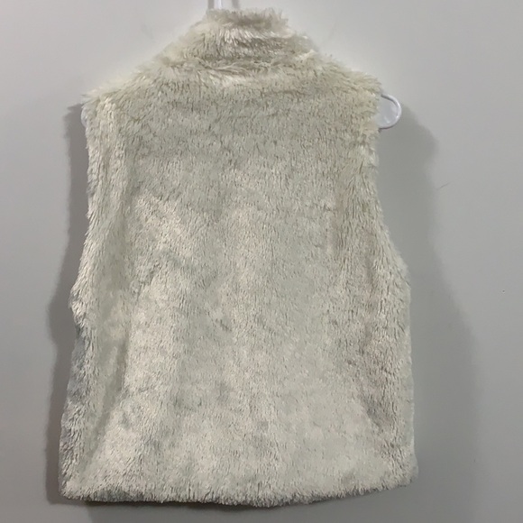 Women’s Mixit Faux Fur Best with zipper and 2 pockets size L, good condition - Picture 2 of 5